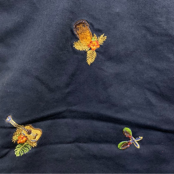 Tommy Bahama Shorts - Picture 3 of 7